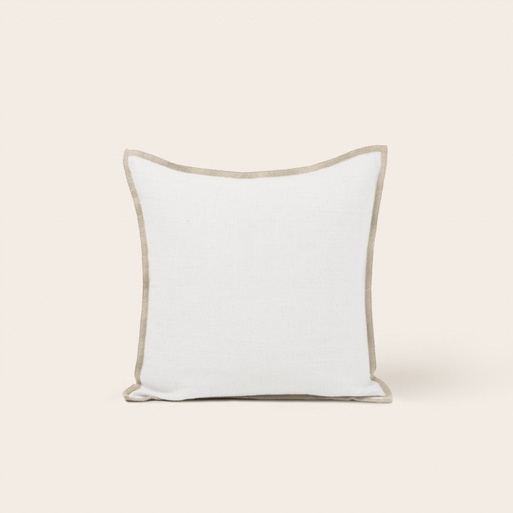 Housse de coussin TOINON blanc et bourdon naturel