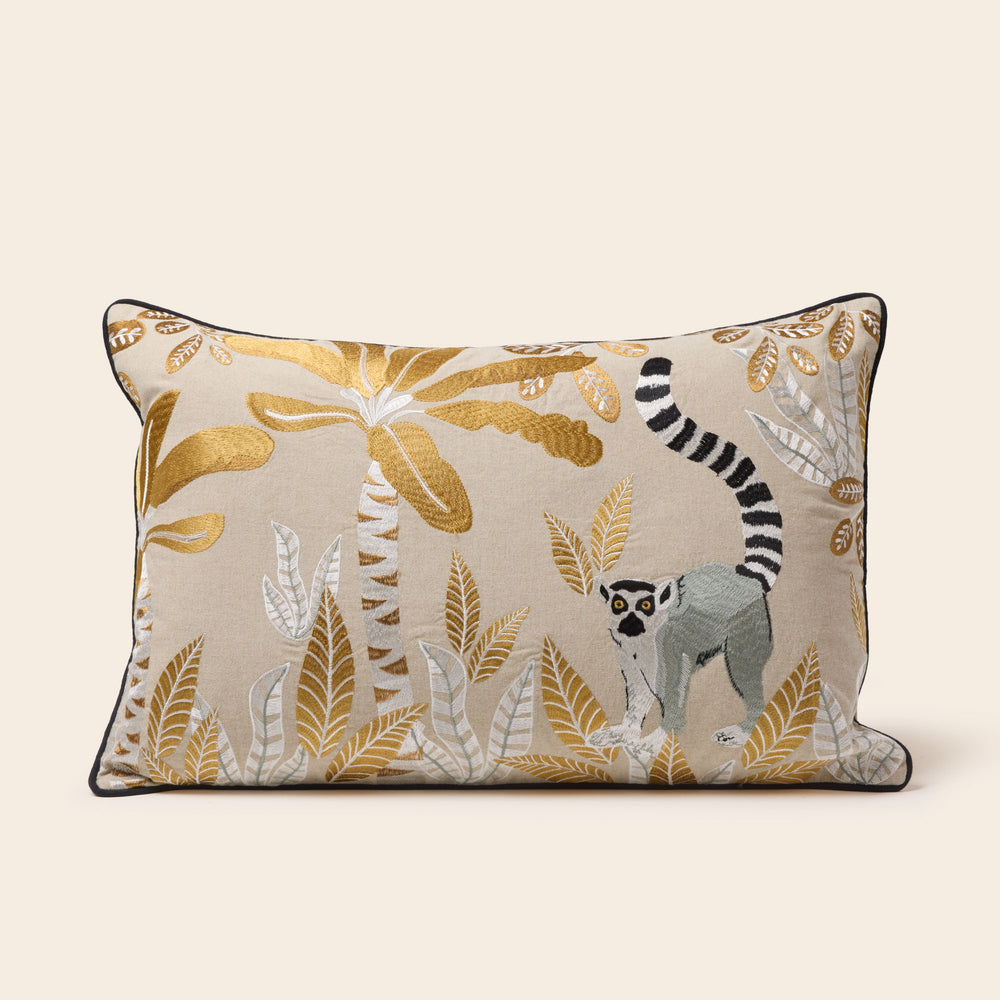 Housse de coussin déco Madagascar en tissu naturel et teinte ocre