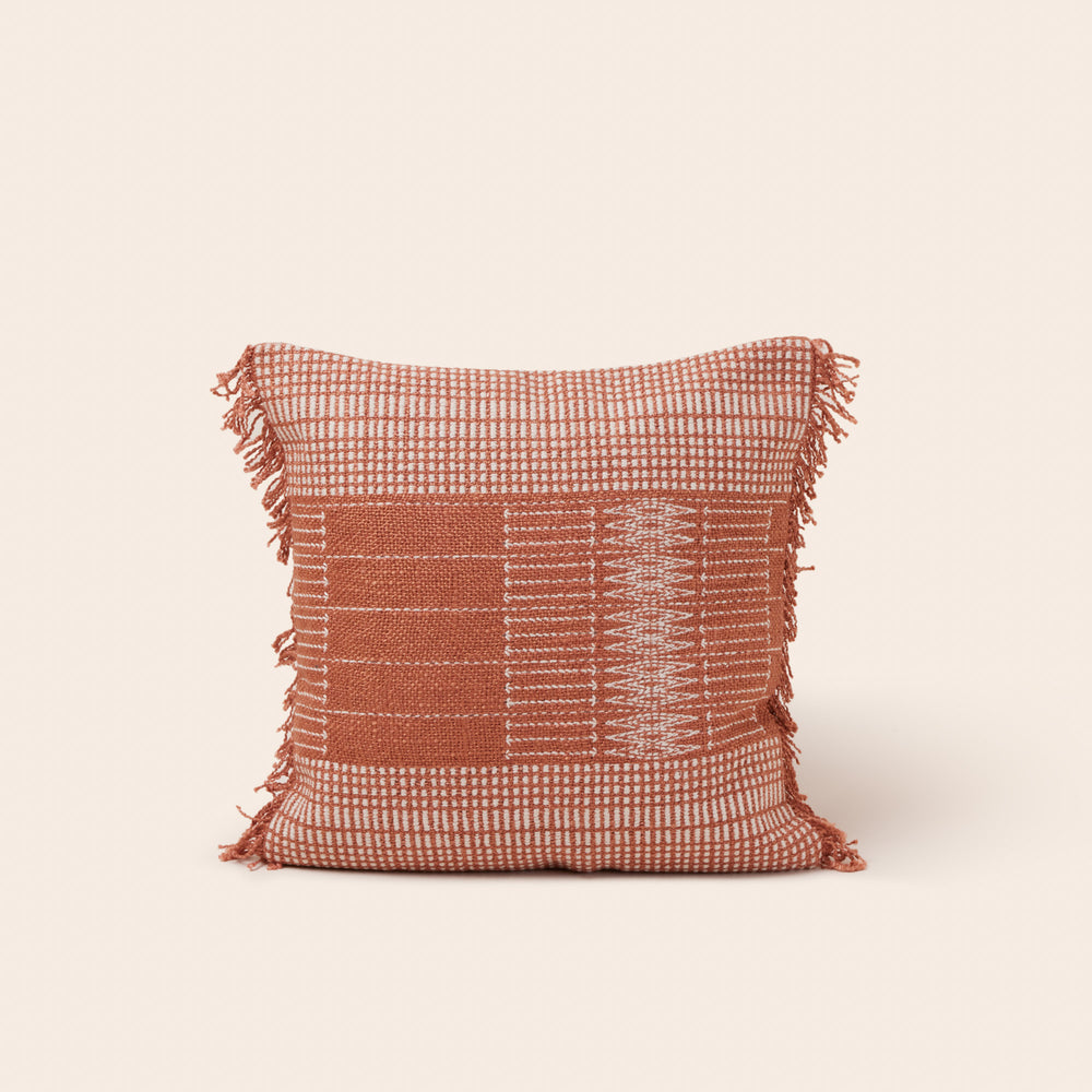 Housse de coussin carrée MELKI – Orange Cuivrée pour un Style Bohème Élégant