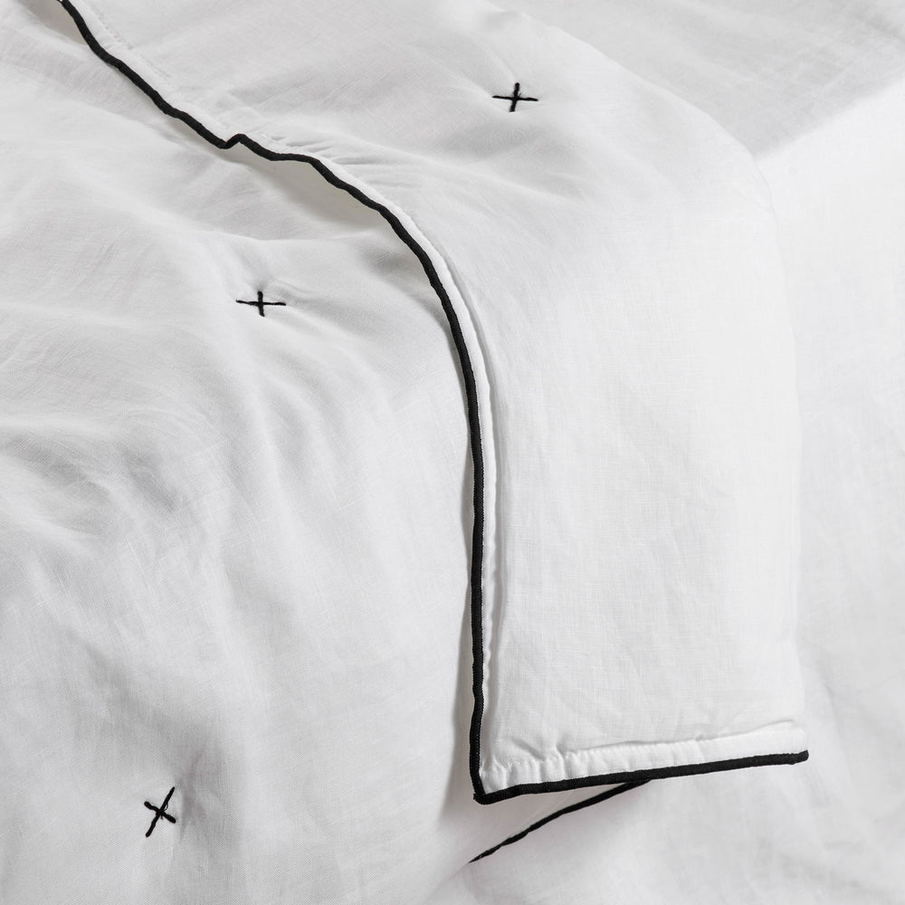 Couvre-lit matelassé CARLINA en lin lavé coloris blanc pur et noir bourdon - 8