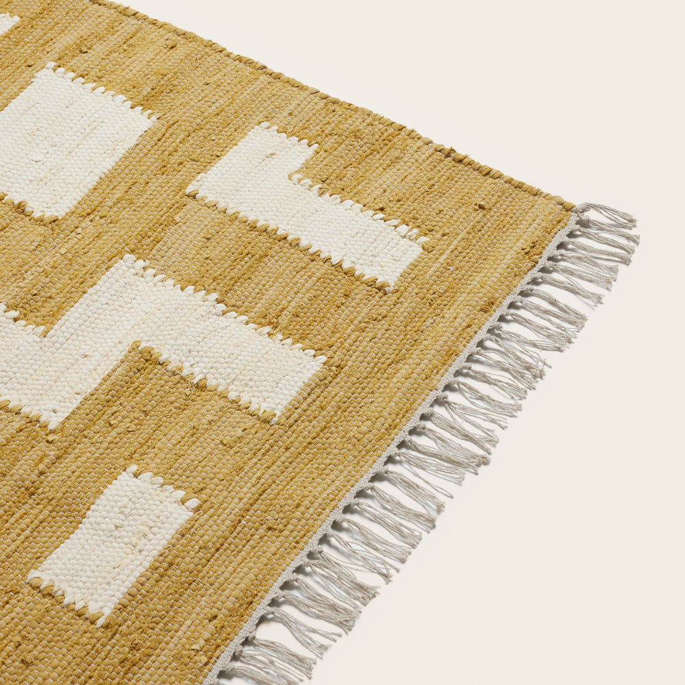 Tapis de sol IMANOL ocre et ivoire design motif géométrique grand format - 6