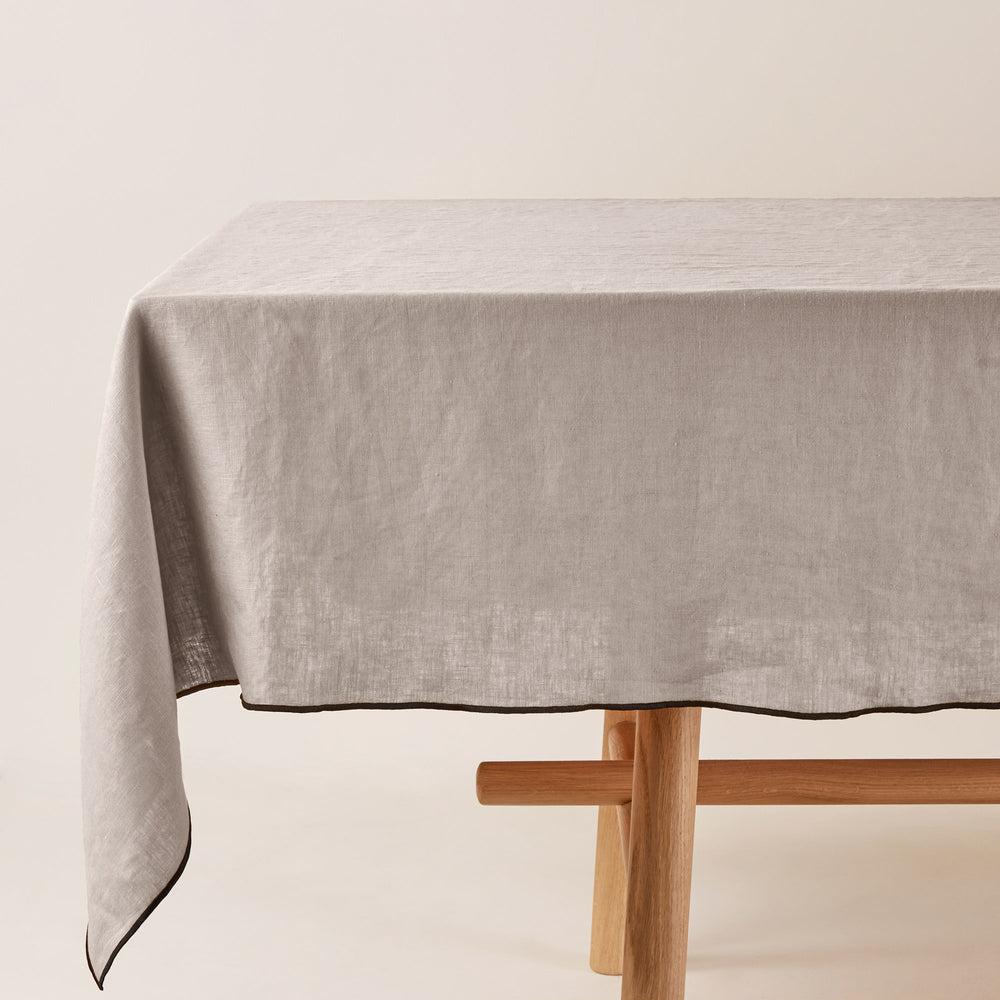 Nappe carrée CARLINA ficelle et bourdon noir