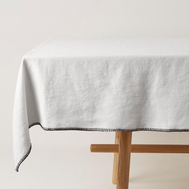 Nappe Rectangulaire NINO en Lin Oeko-Tex Blanc Minéral et Feston Noir - 2