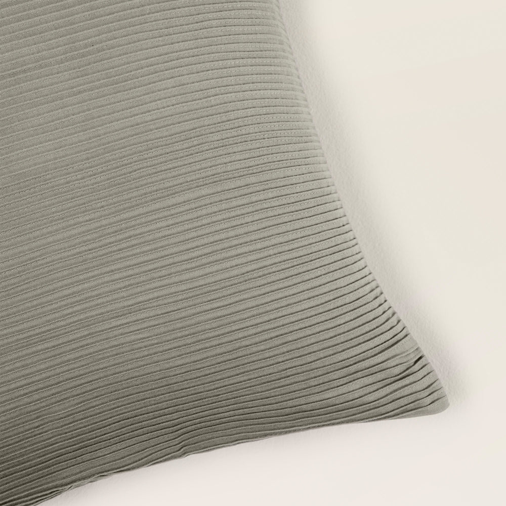 Housse de coussin décorative ONDINE vétiver en coton plissé - 5