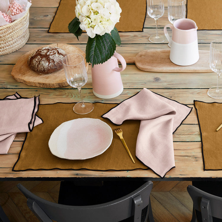 Set de table CARLINA rose poudré et bourdon noir en lin lavé froissé - 3