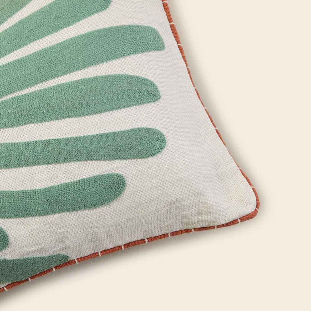 Housse de Coussin TROPI Écru et Vert Tropique Broderie Feuille de Palmier - Décoration Élégante et Artisanale - 4