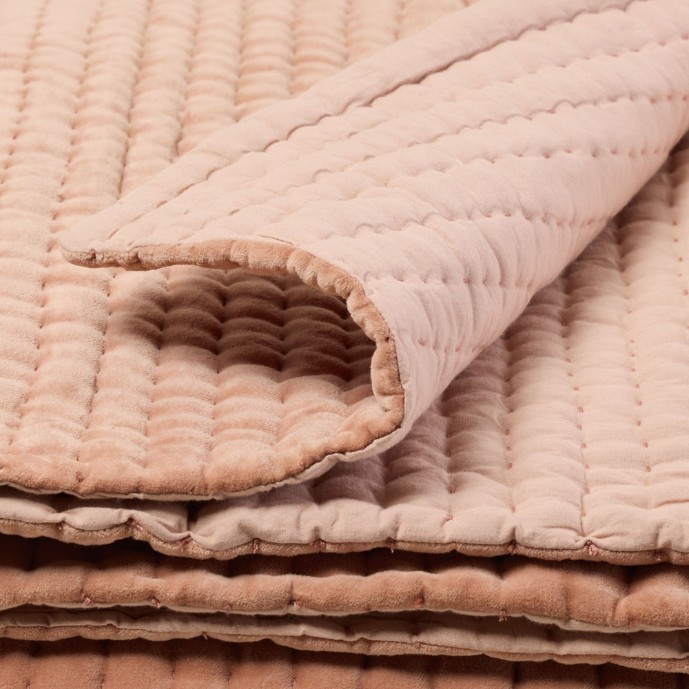 Couvre-lit matelassé AURALIE en velours de coton rose églantine - 5