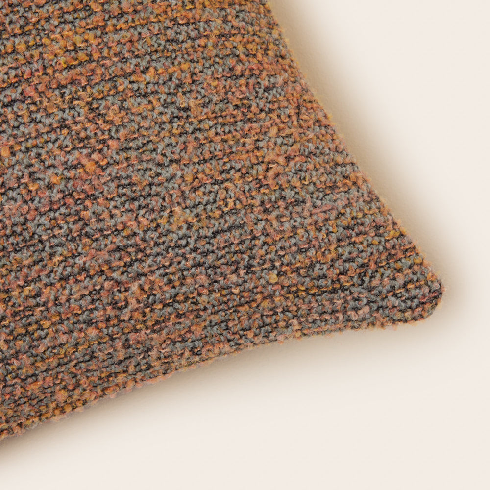Housse de coussin Konstantin chiné noir et pastels en tissage jacquard bouclette - 4