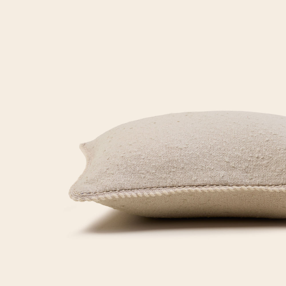 1. Housse de coussin GANJI en coton texturé calcaire - 7