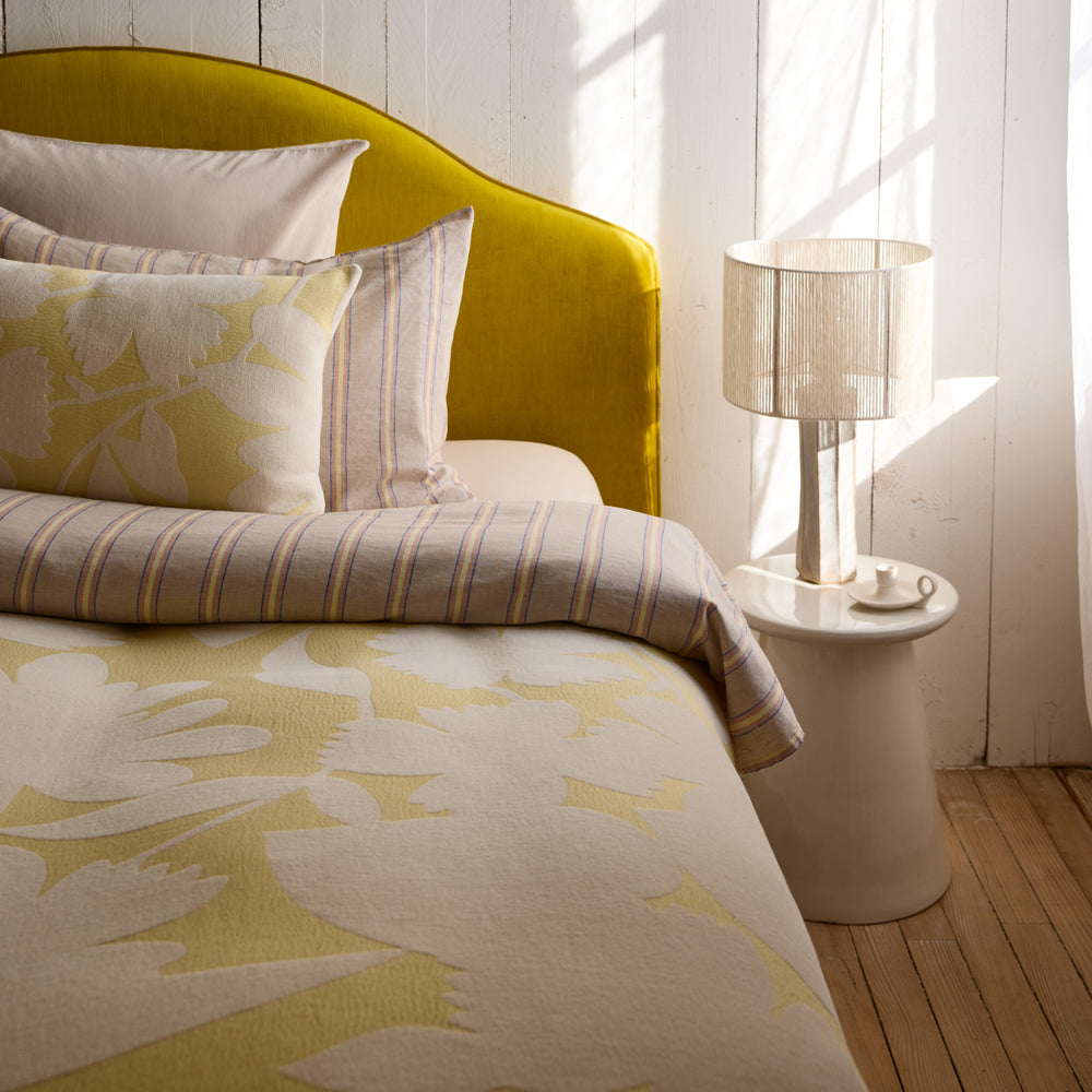 Couvre-lit Floral Oversize FLAURIA Housse de Lit Printemps en Ivoire et Jaune Pastel pour Chambre Chic - 4