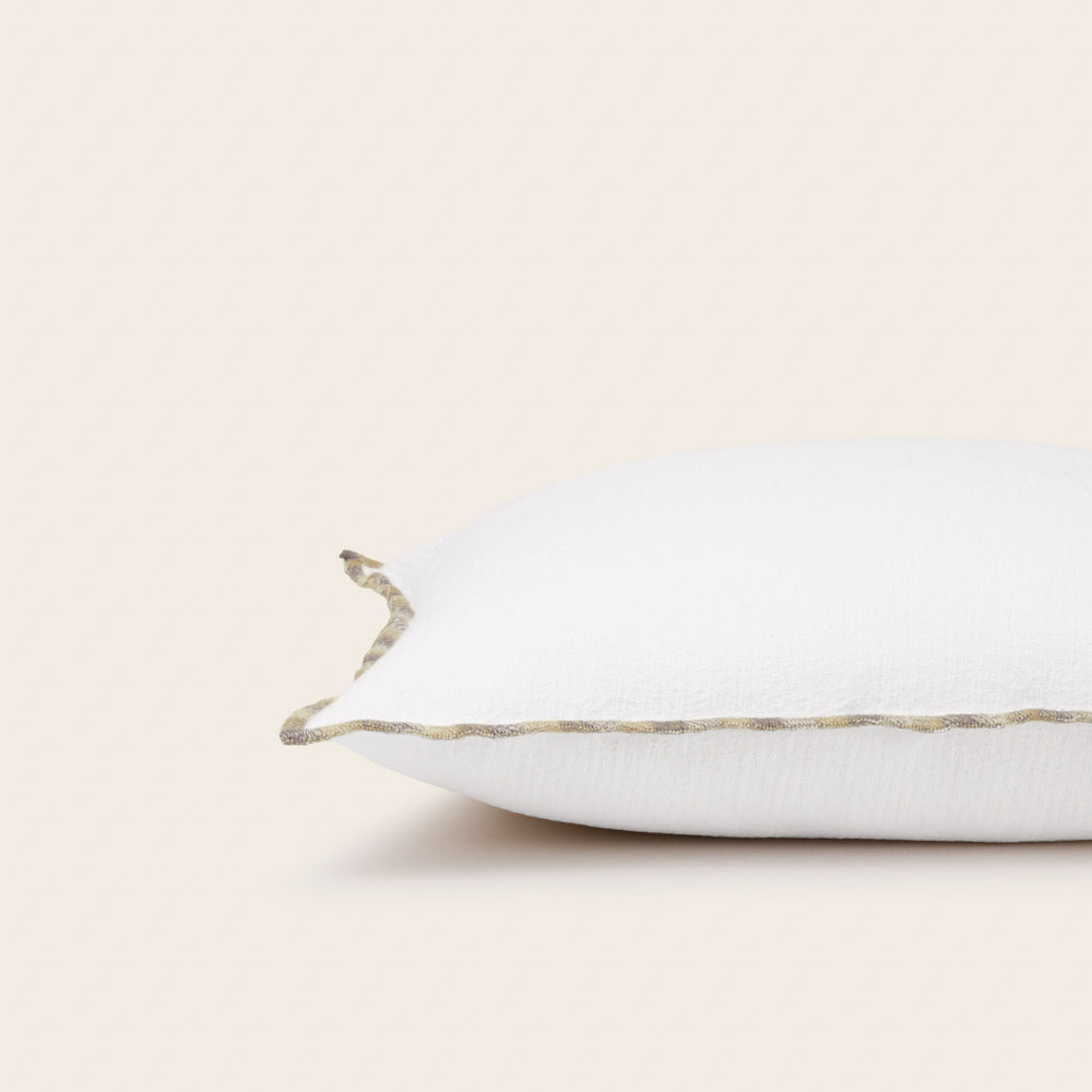 Housse de coussin élaborée à dégradé blanc et bourdon - Collection GHABY - 6