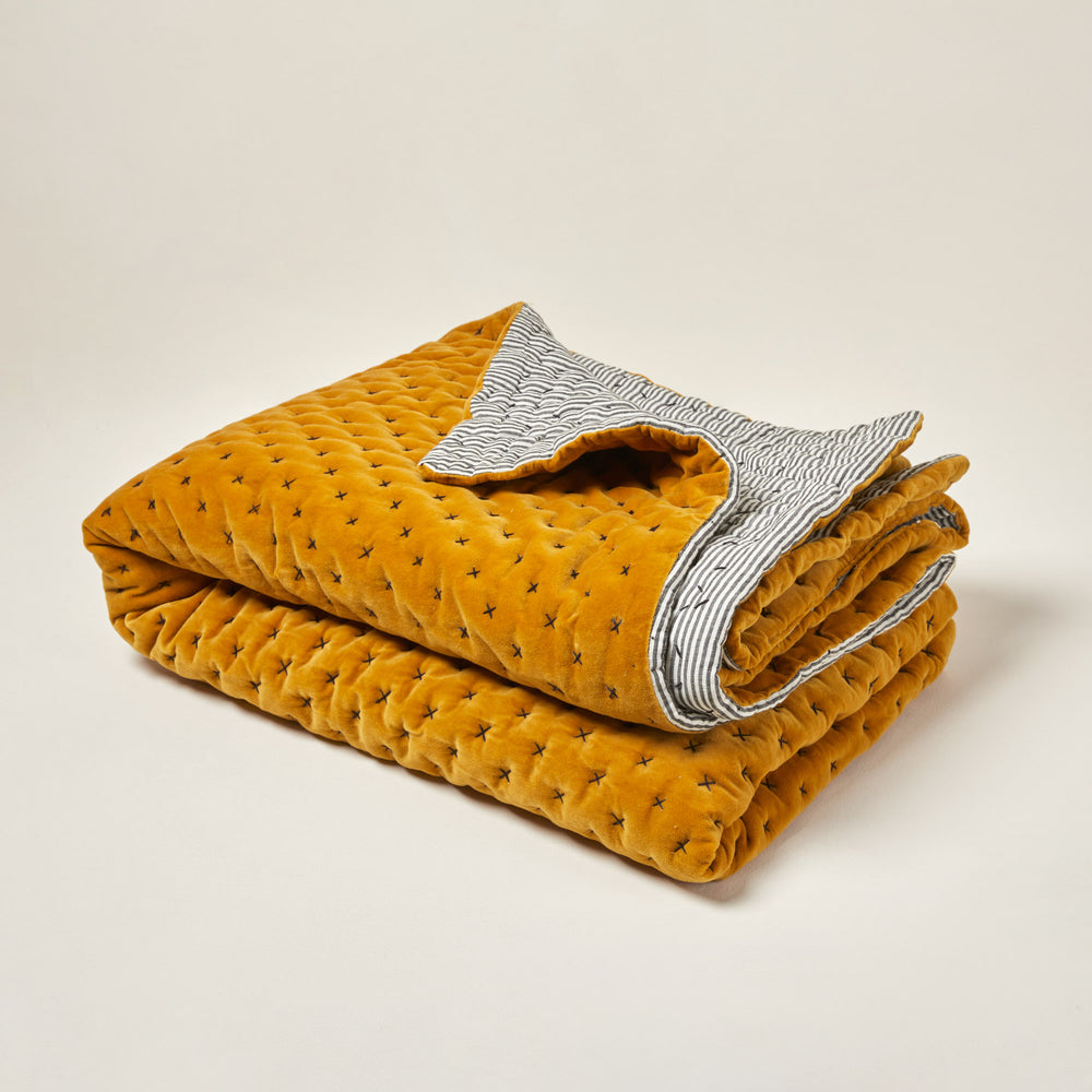 Couvre-lit matelassé MALO en velours de coton ocre - Douceur exceptionnelle et élégance intemporelle - 6