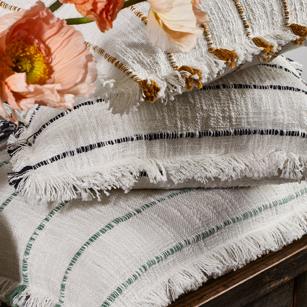 Housse de Coussin Décorative TAHA – Motif Rayé & Finition Frangée Bicolore - 7