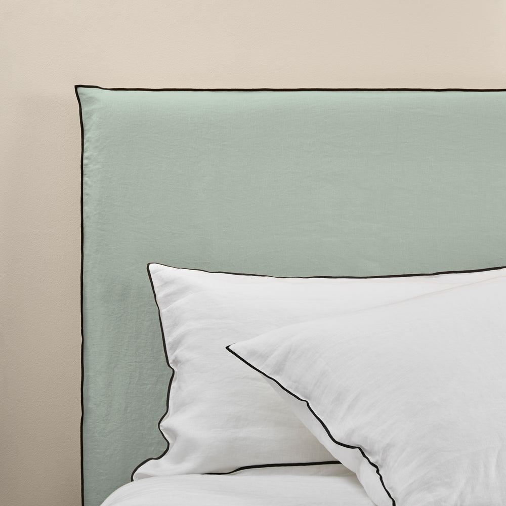 Housse de tête de lit CARLINA vert amande 100% lin lavé – Style tilleul & bourdon noir - 2