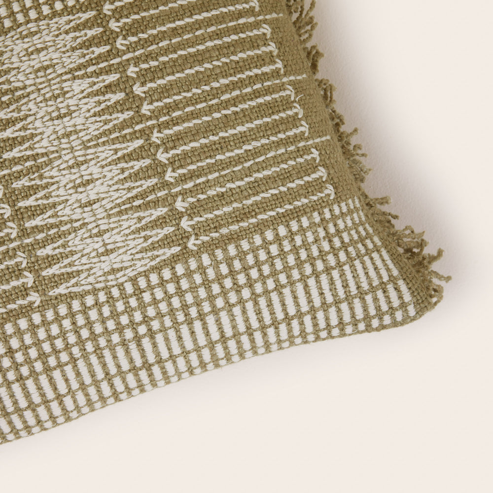 Housse de coussin MELKI olive douce élégant design rectangulaire folk - 5