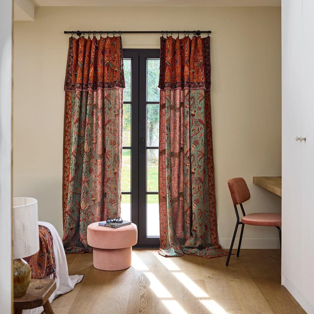Rideau panneau Sundari en jacquard de coton - Orangé et multicolore motif jungle indienne luxuriante