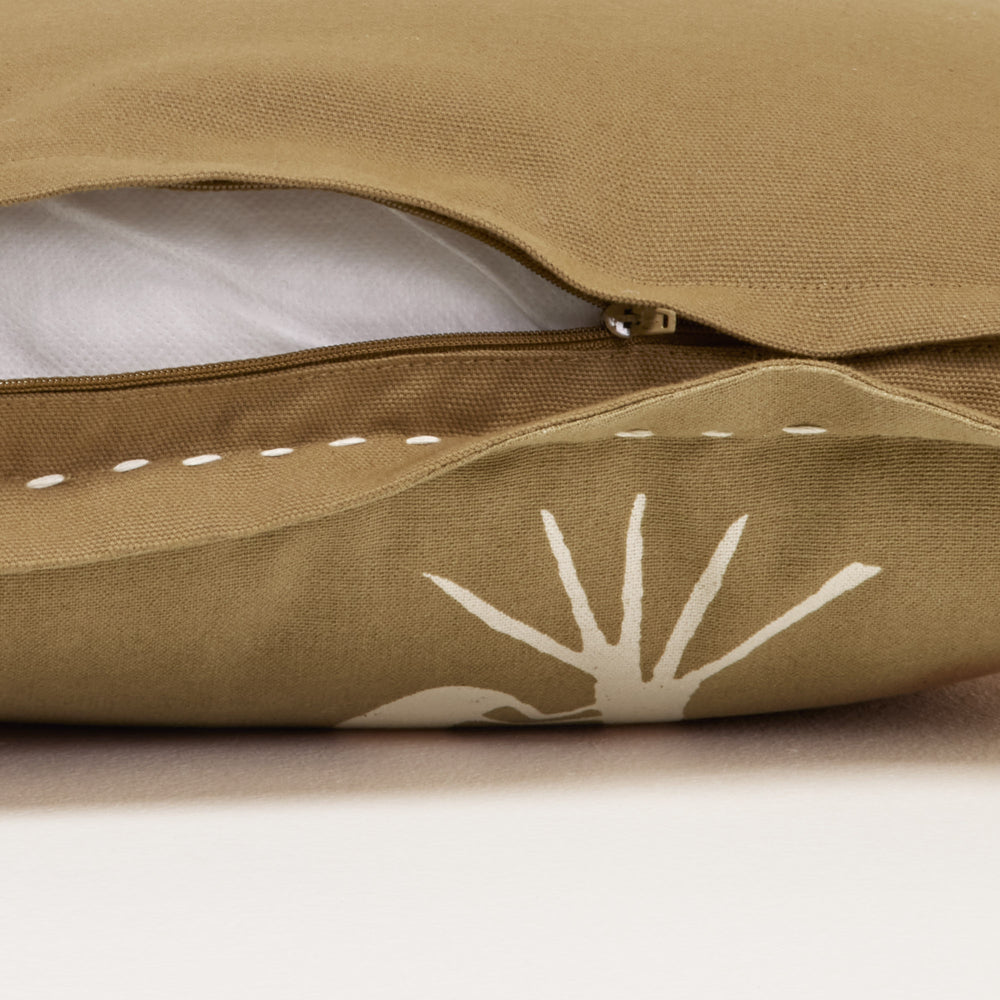 Housse de coussin KANAN marron et écru - 11