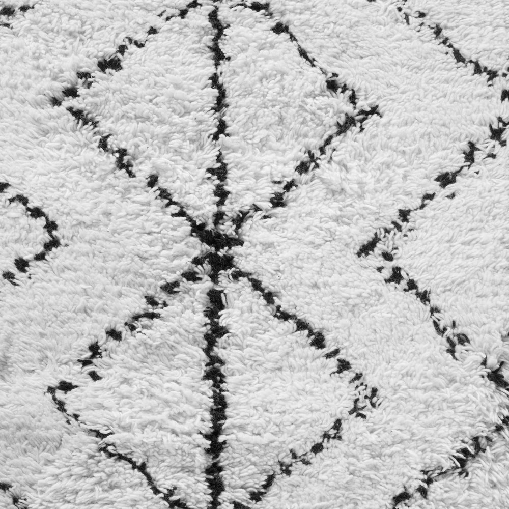 Tapis YDIR élégant ivoire et noir motif berbère artisanal - 8