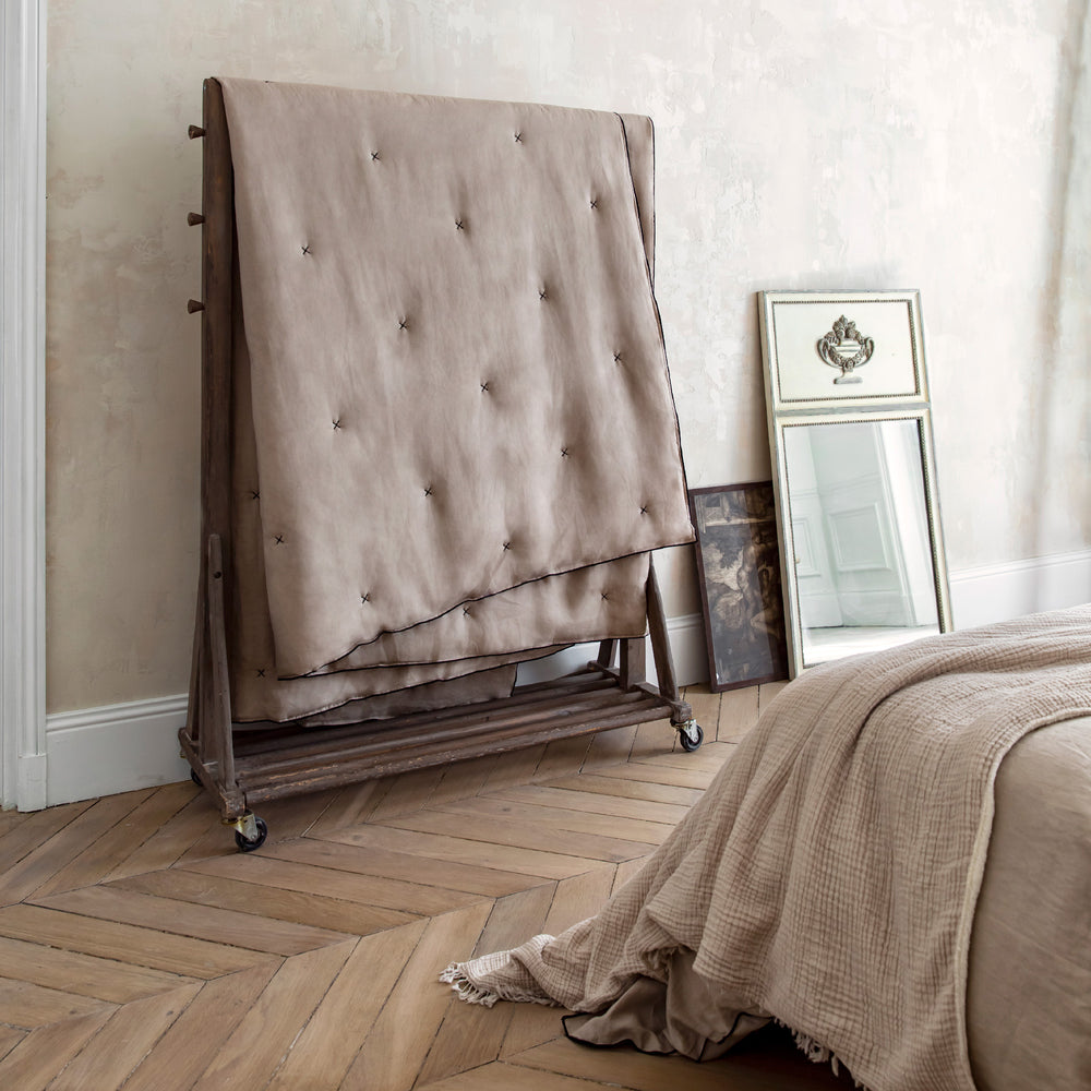 Couvre-lit matelassé CARLINA 100 % lin lavé coloris ficelle et bourdon noir doux et élégant - 4