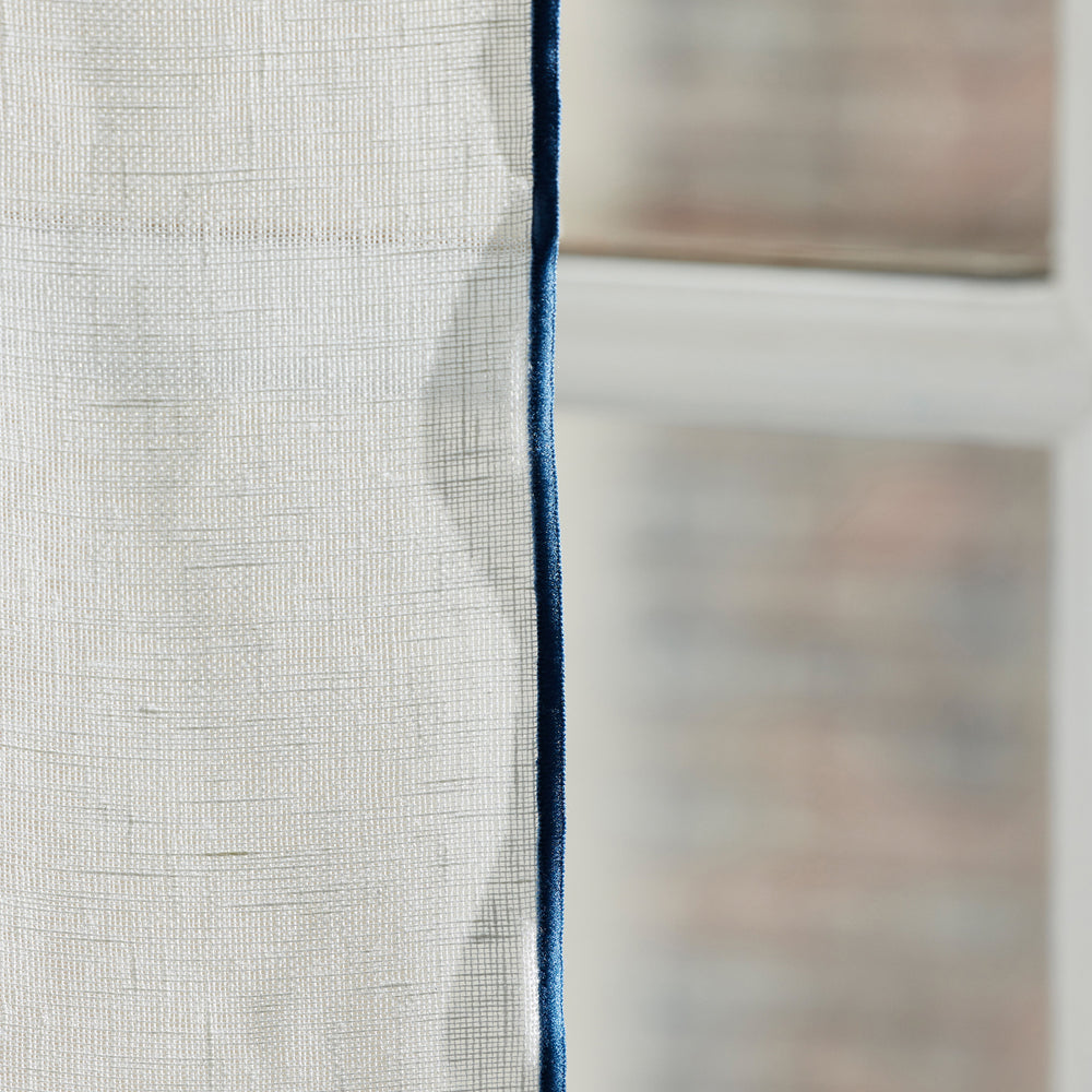 Panneau voilage SHADOW en lin blanc pur et point bourdon indigo artisanal - 6