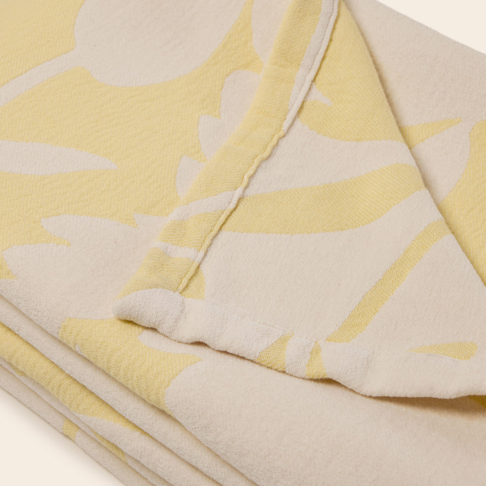 Couvre-lit Floral Oversize FLAURIA Housse de Lit Printemps en Ivoire et Jaune Pastel pour Chambre Chic - 8