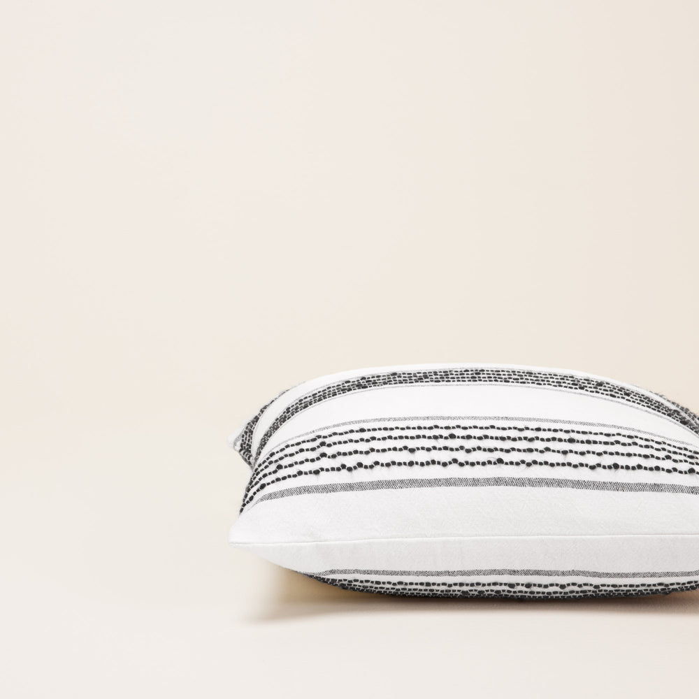 Housse de coussin MALAY blanc et noir - 7