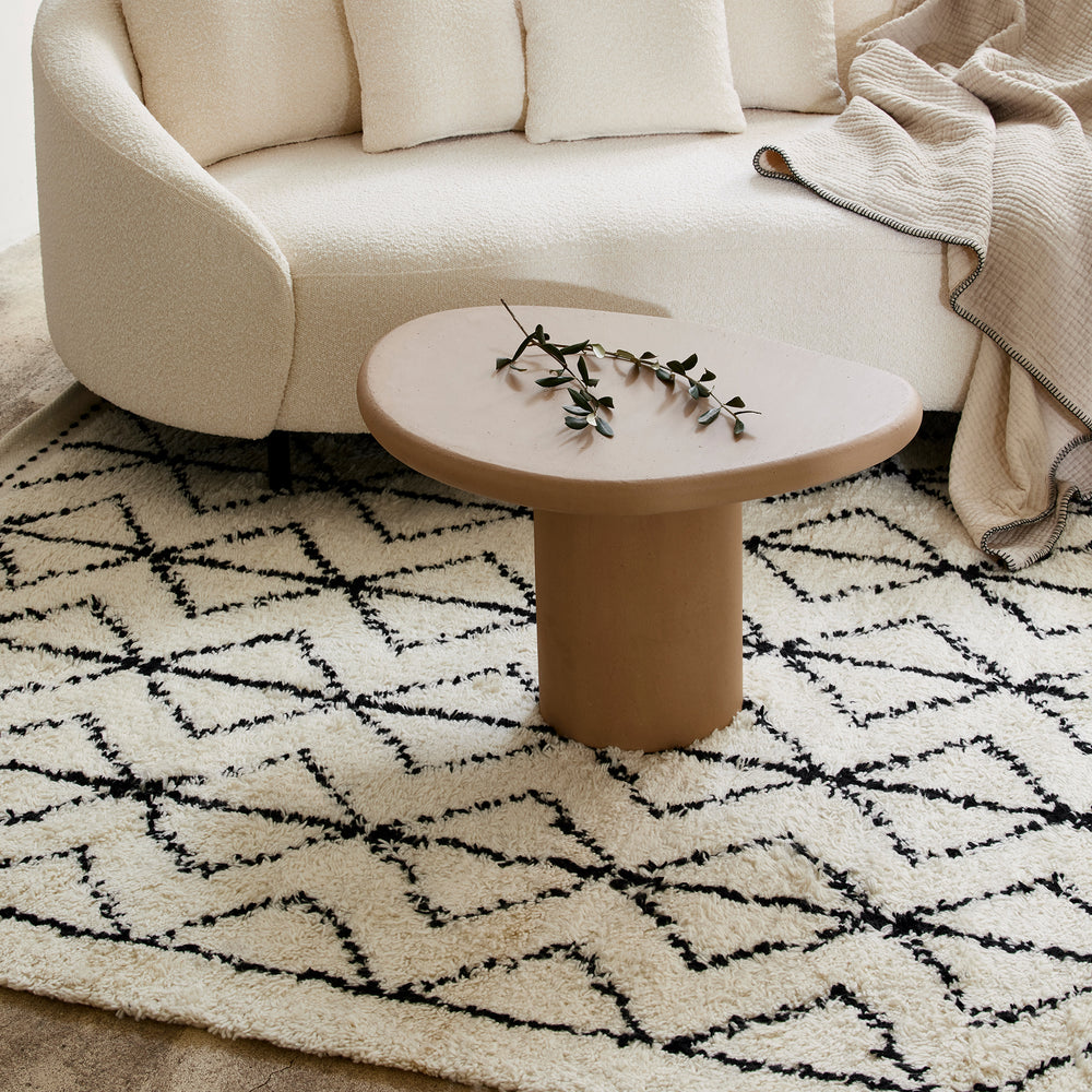 Tapis YDIR élégant ivoire et noir motif berbère artisanal - 4