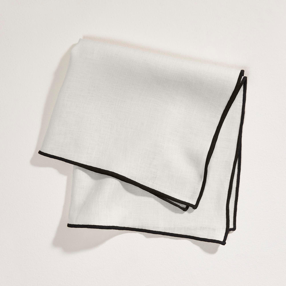 Serviette de table en 100% lin lavé CARLINA, tons calcaire et bourdon noir - Élégance intemporelle