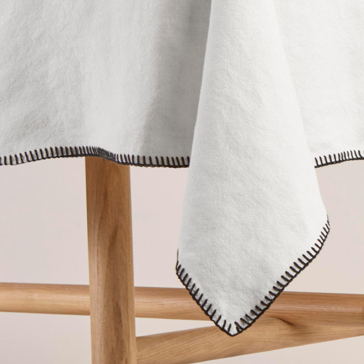 Nappe Rectangulaire NINO en Lin Oeko-Tex Blanc Minéral et Feston Noir - 5