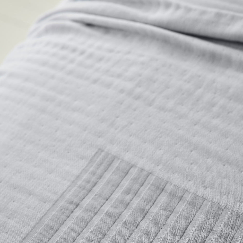 Plaid CHARLY perle en 70% coton recyclé pour un confort douillet et éco-responsable - 4