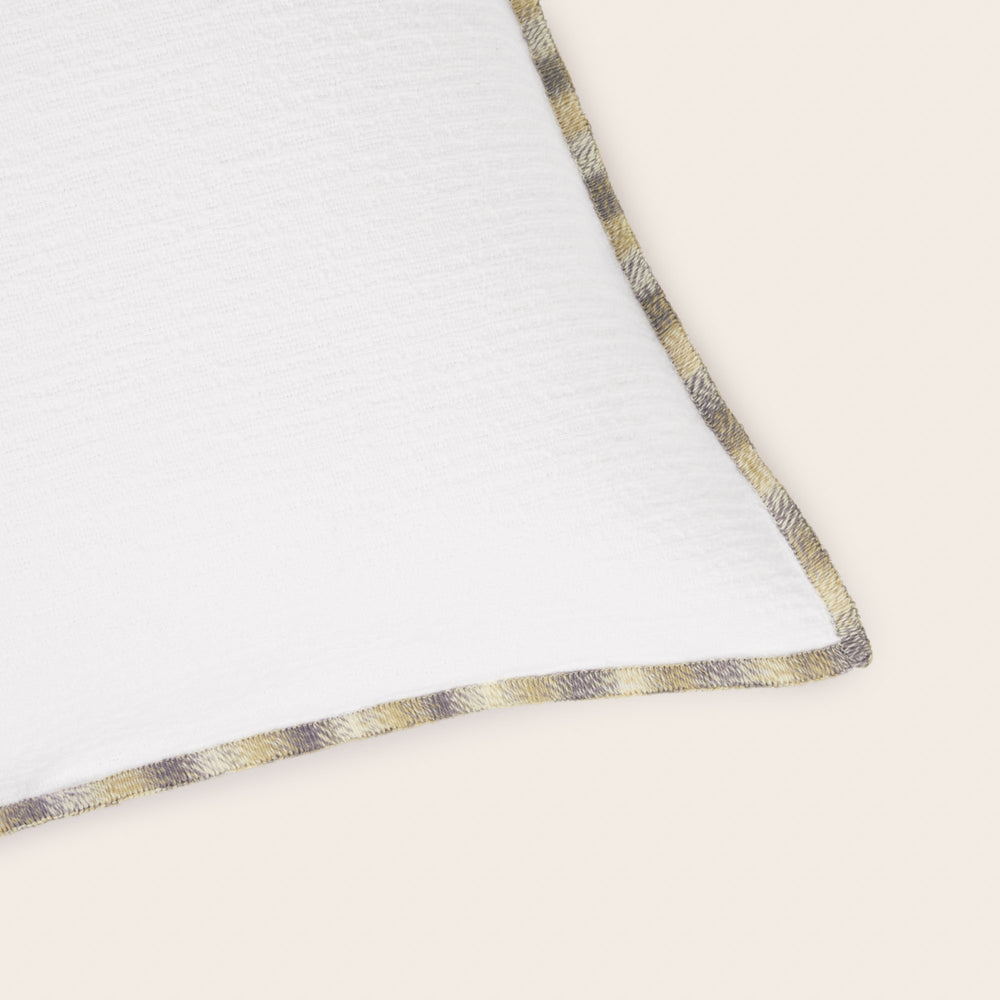 Housse de coussin élaborée à dégradé blanc et bourdon - Collection GHABY - 5