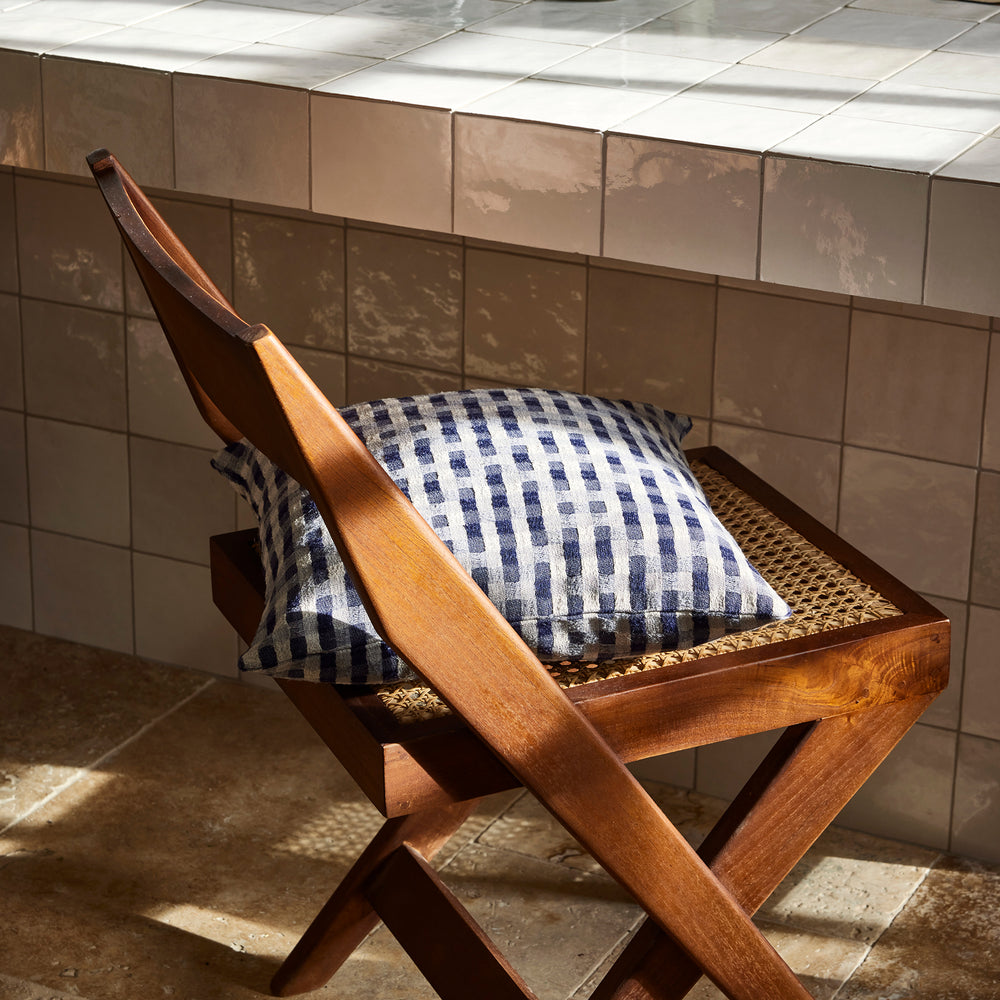 Housse de coussin Castin en jacquard naturel et marine - 3