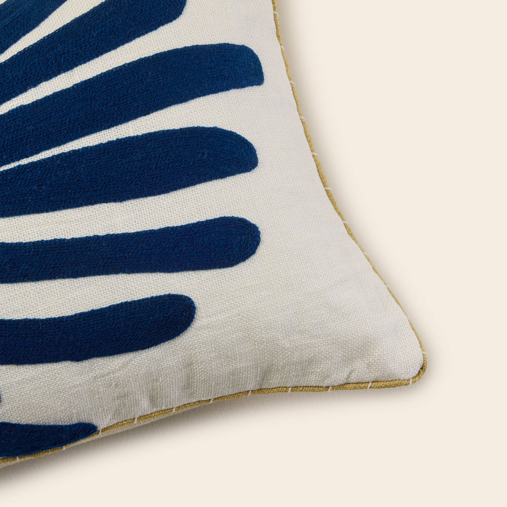 Housse de coussin TROPI écru et indigo - 4