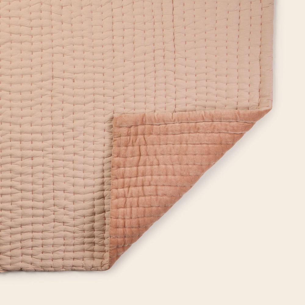 Couvre-lit matelassé AURALIE en velours de coton rose églantine - 4