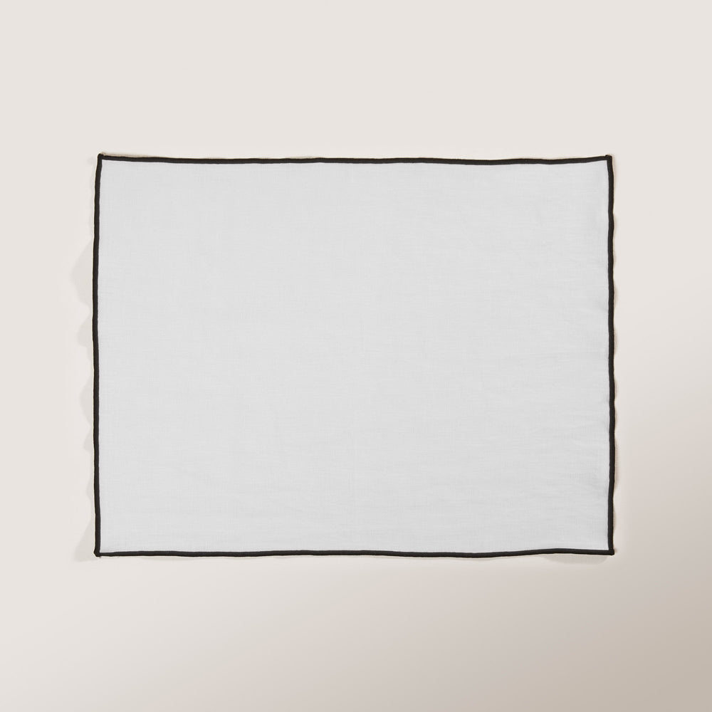 Set de table Carlina en lin lavé blanc pur et bourdon noir