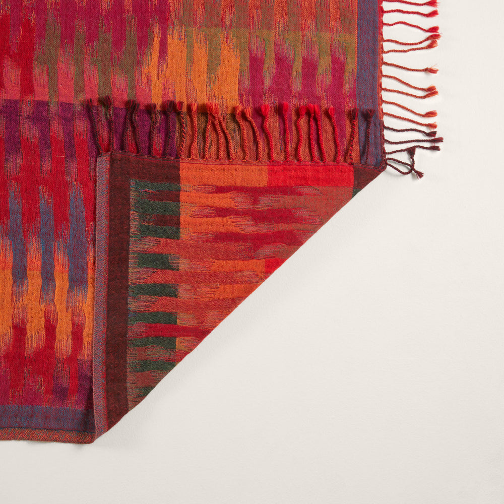 Plaid KHAN cardinal en pure laine motif ikat artistique - 8