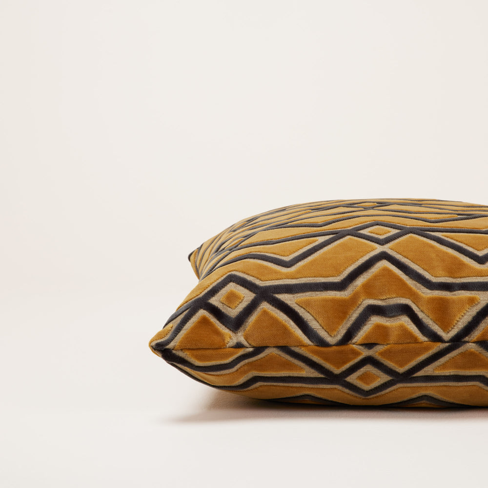 Housse de coussin KUMBO Jacquard Velours Ocre et Noir - 6
