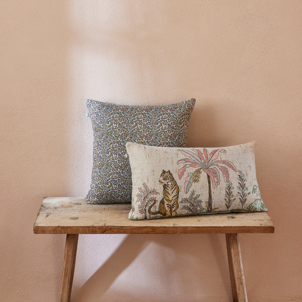 Housse de coussin MAHARA Jacquard Beige et Pastel Design Floral Élégant - 5