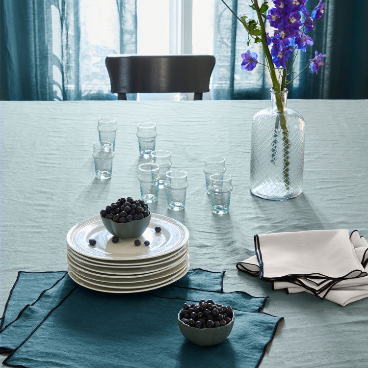 Nappe carrée CARLINA lin lavé Vert de Gris et Bourdon Noir – 100% fibre végétale pour parure de table élégante - 4