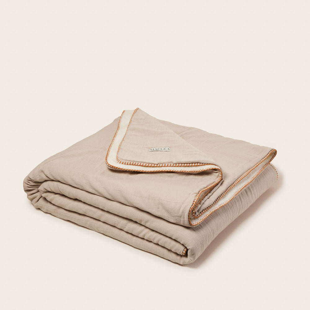 Couvre-lit DASHAN beige naturel et feston carame