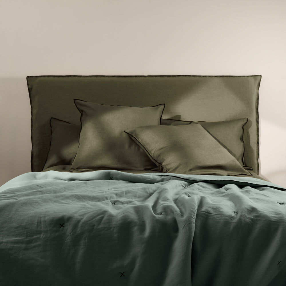 Couvre-lit matelassé CARLINA vert de gris et bourdon noir - 3