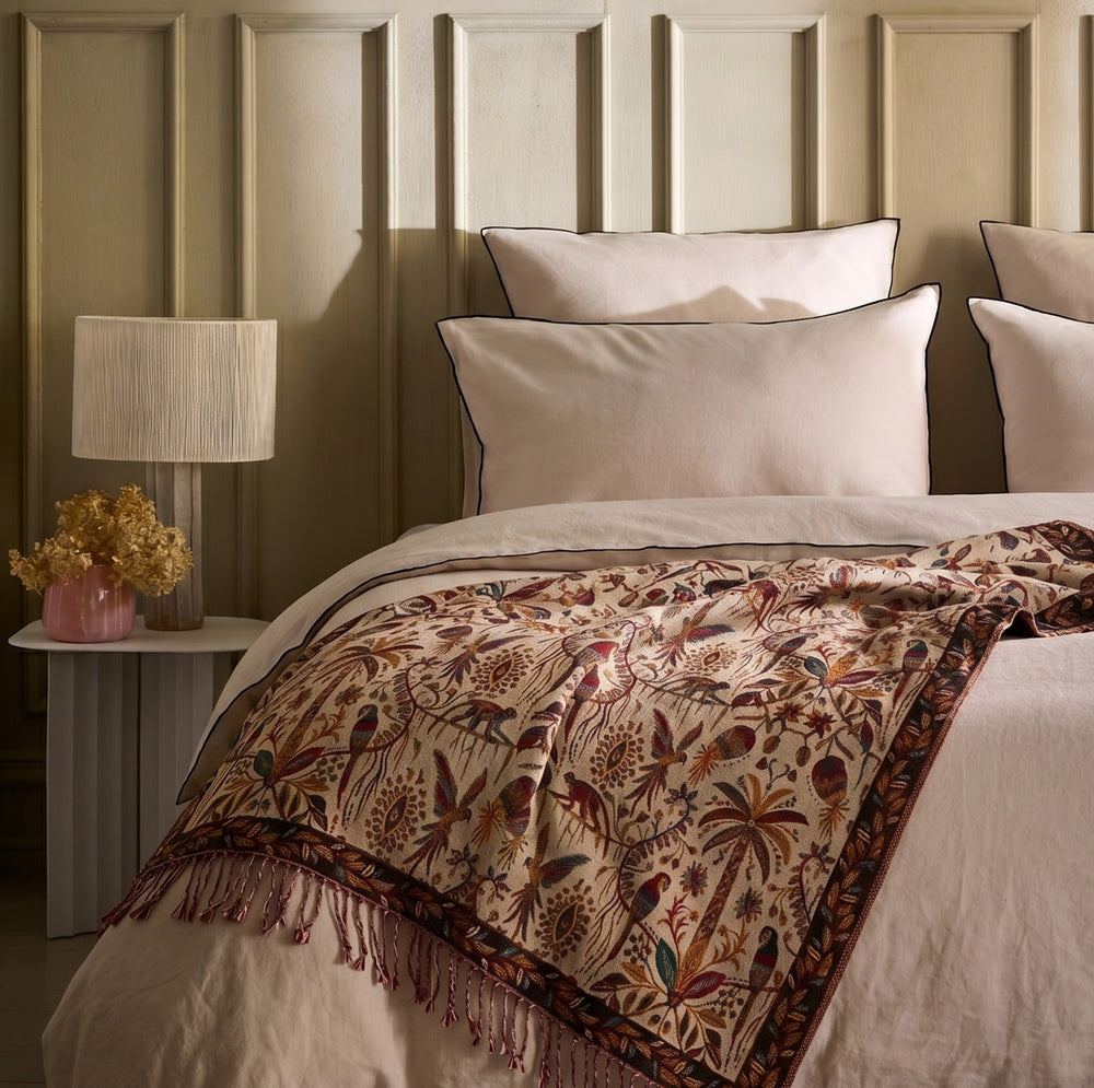 Plaid jacquard SUNDARI ivoire et multicolore – Élégance exotique, motifs de jungle…