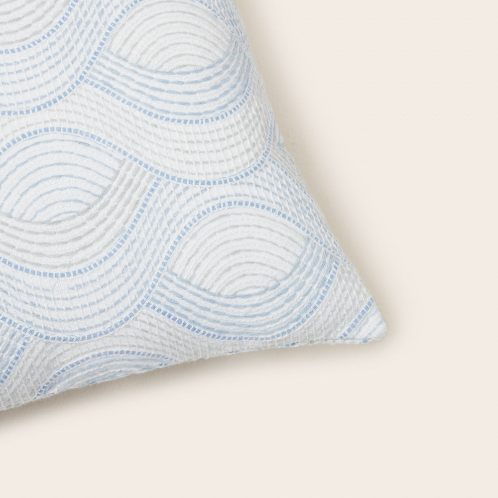 Housse de coussin KAMARIE blanc et ciel - 5