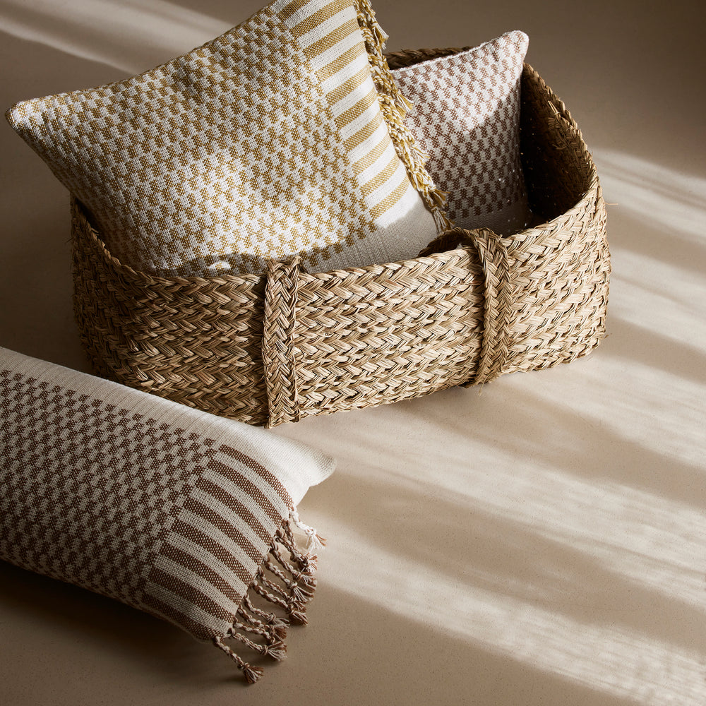 Housse de coussin FARIK ivoire et sépia design asymétrique - 3
