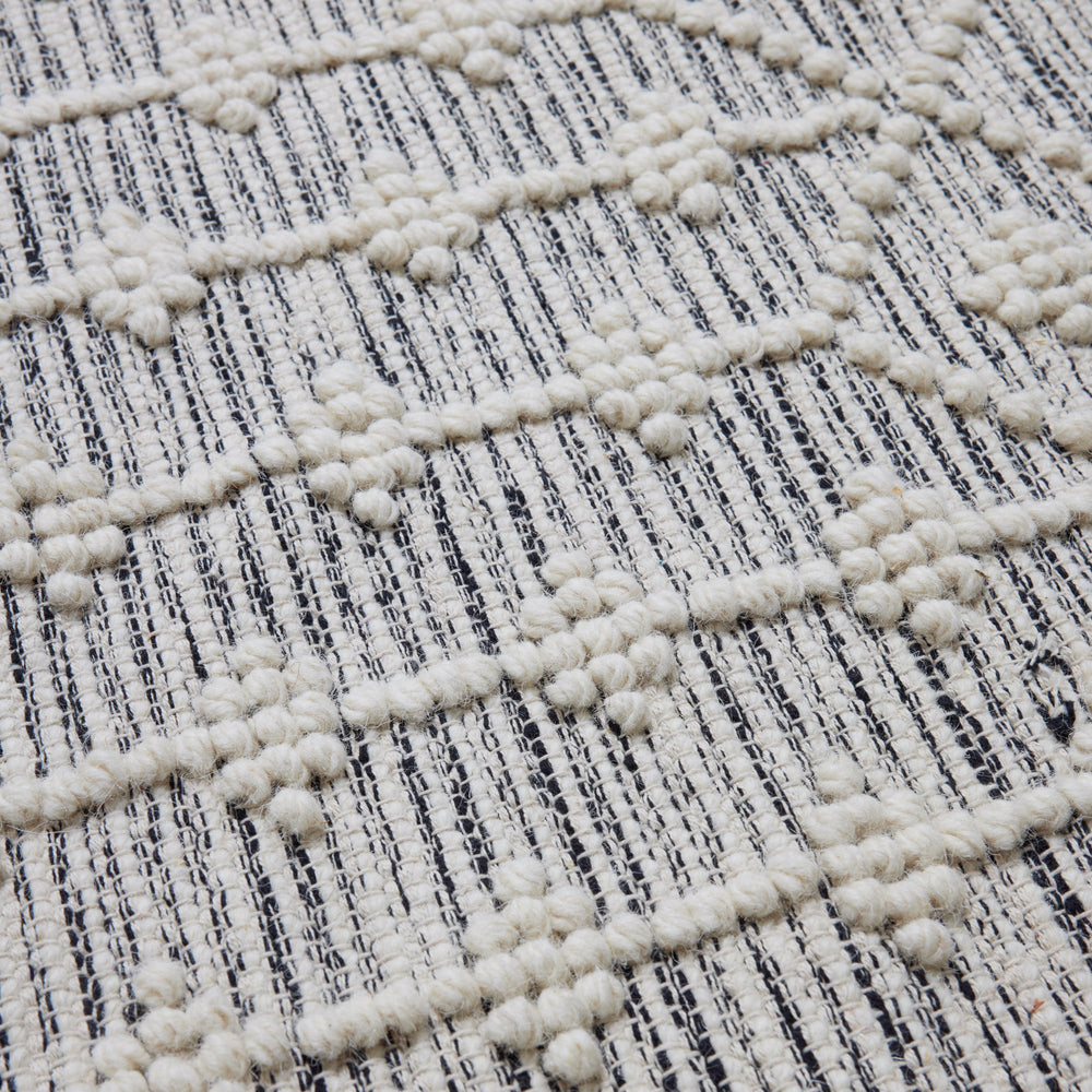 Tapis de sol SOLVIG en coton et laine ivoire et noir style scandinave - 8