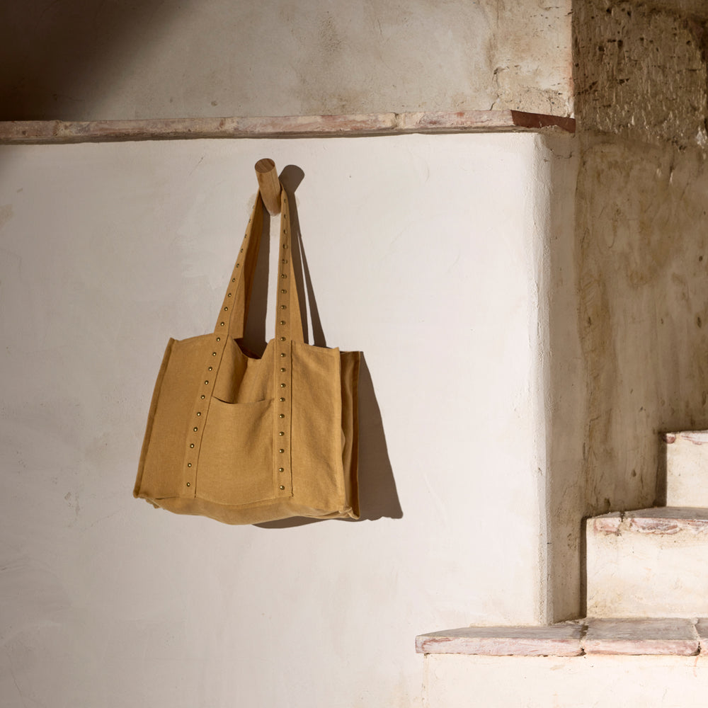 Sac à main NENIO jaune avec clous en laiton - 3