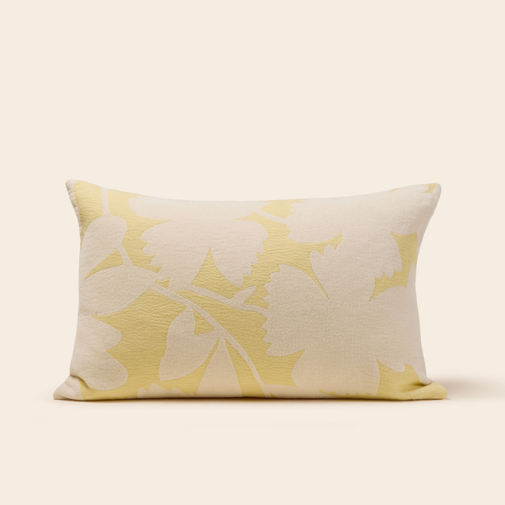 Housse de coussin FLAURIA motif floral printanier oversize ivoire et jaune pastel