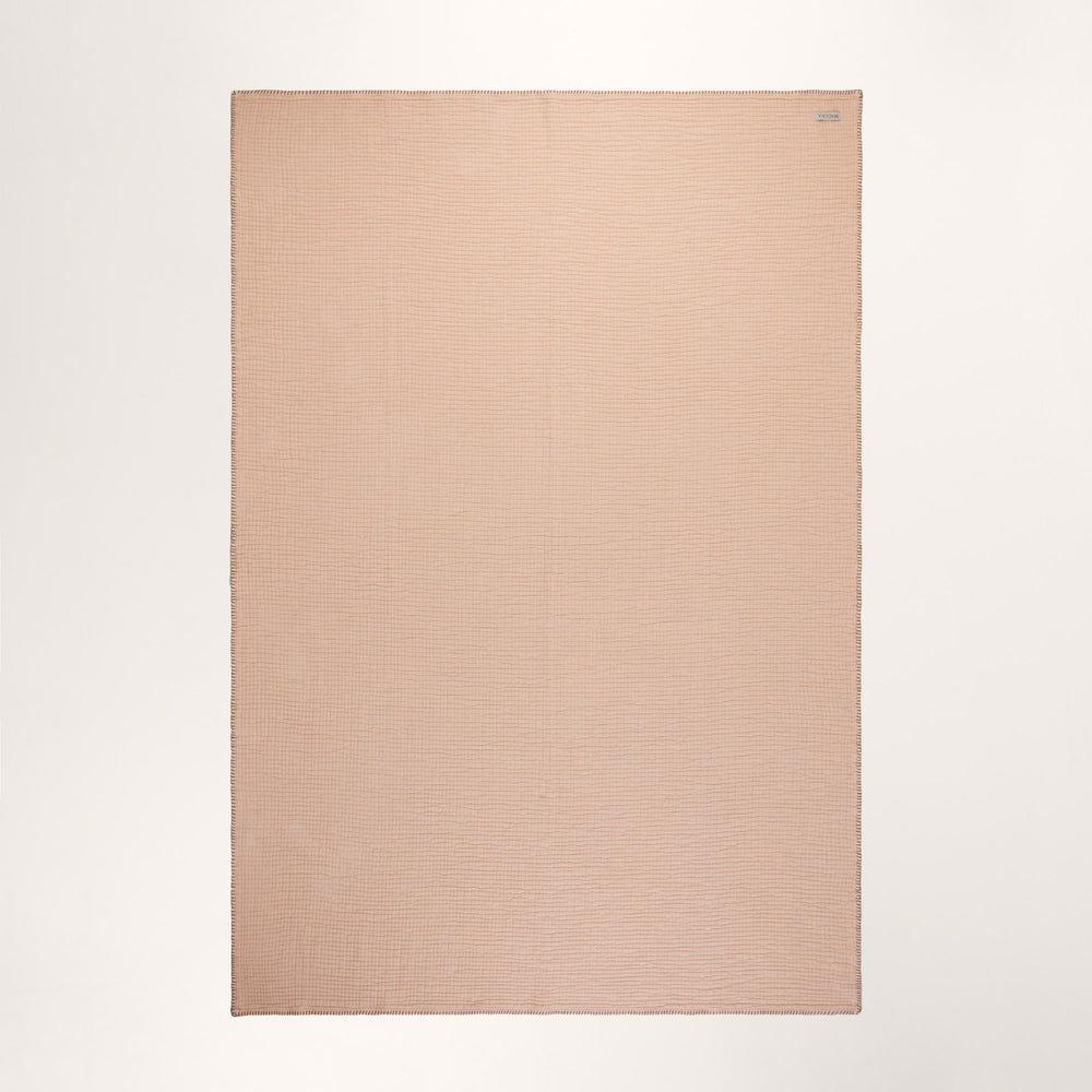Couverture ILARIO pêche rosée et bordure noire festonnée - 4