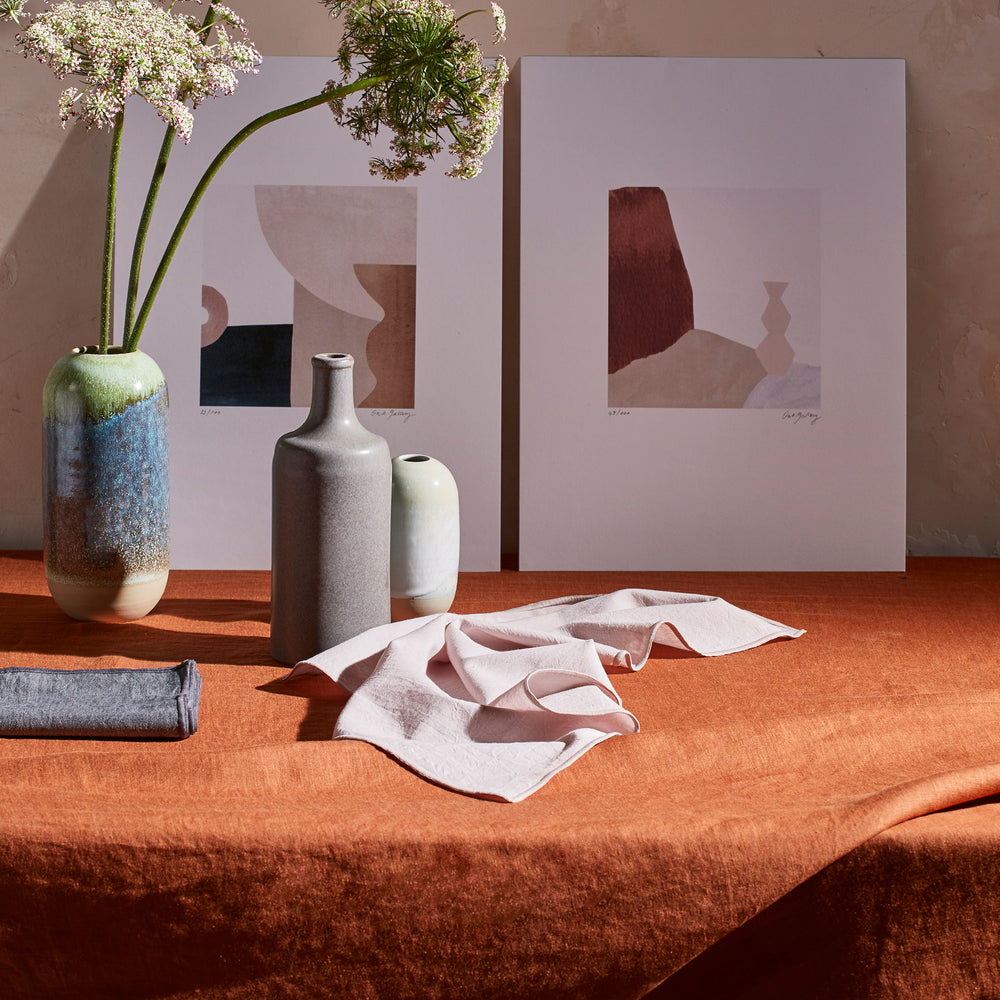 Nappe Carrée CARLINA en Lin Lavé Terracotta et Bourdon Noir - 11