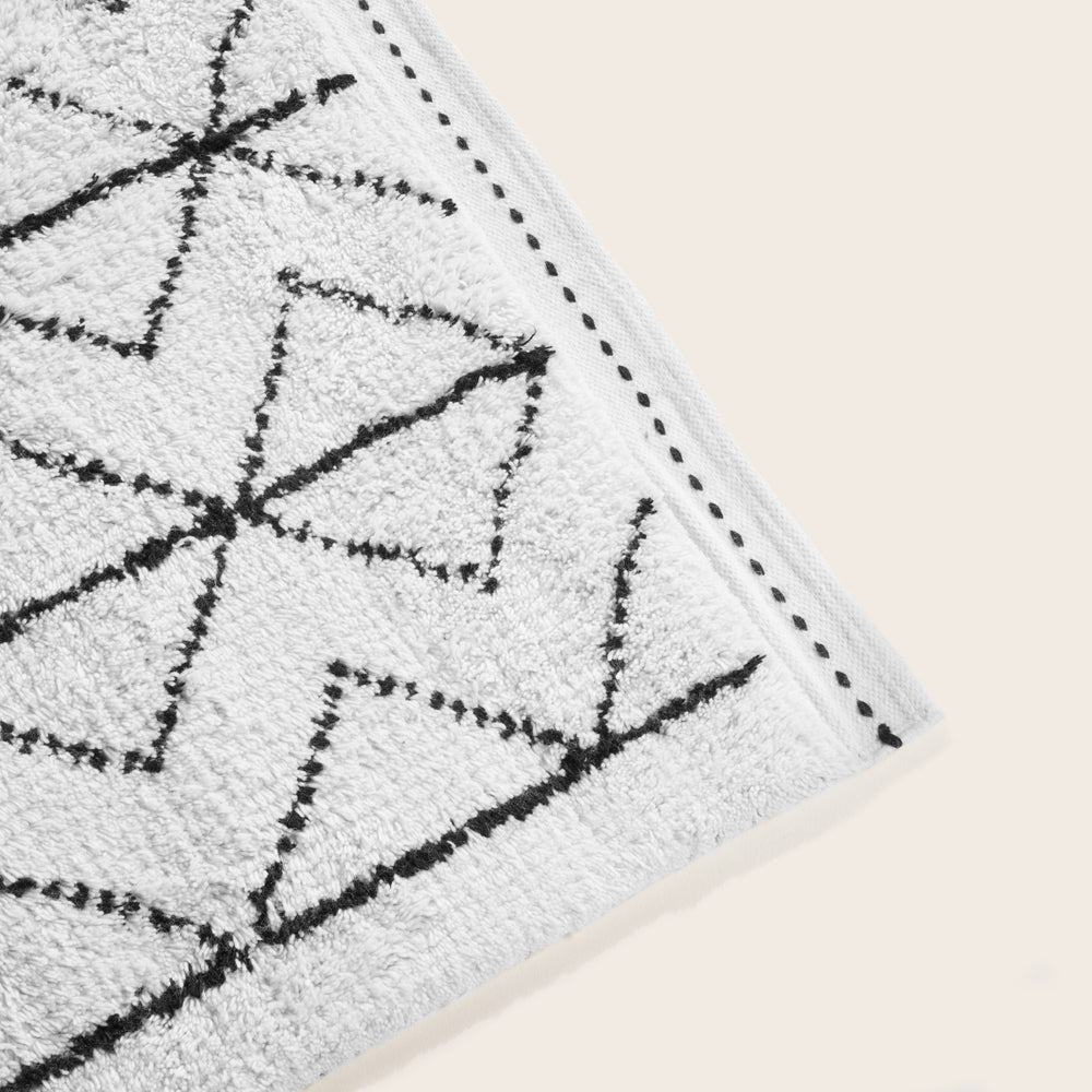 Tapis YDIR élégant ivoire et noir motif berbère artisanal - 7
